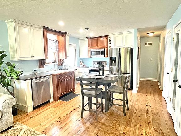 4th image of 3031 W Washington St