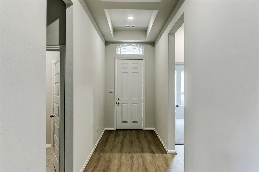 4 bed, 2009 sqft, $2,875 — Photo 3