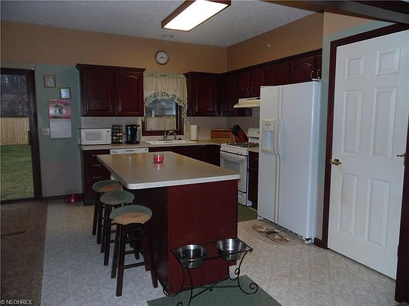 3rd image of 109 Raven Ct