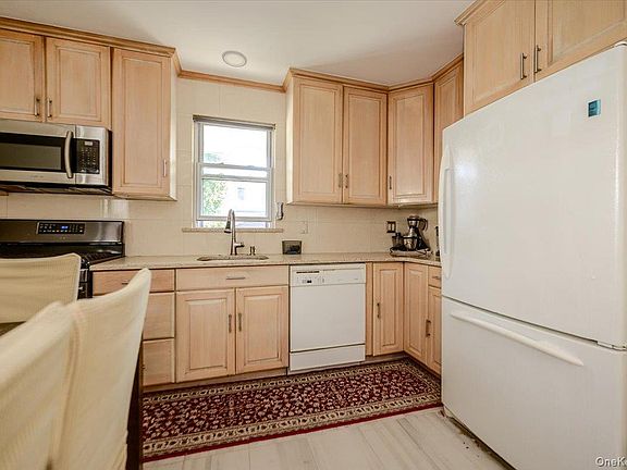5th image of 950 Edison Avenue