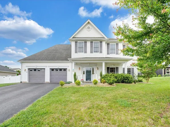 5924 Crumpacker Dr, Roanoke, VA 24012