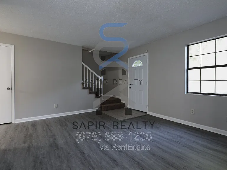 2719 Greystone Ct — Photo 3