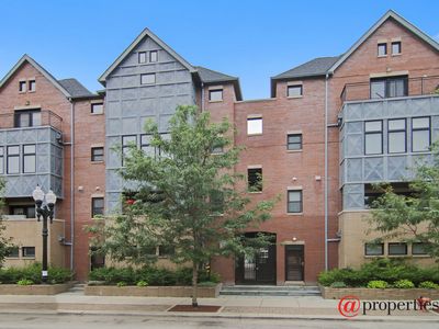 2134 W Irving Park Rd APT 4, Chicago, IL, 60618