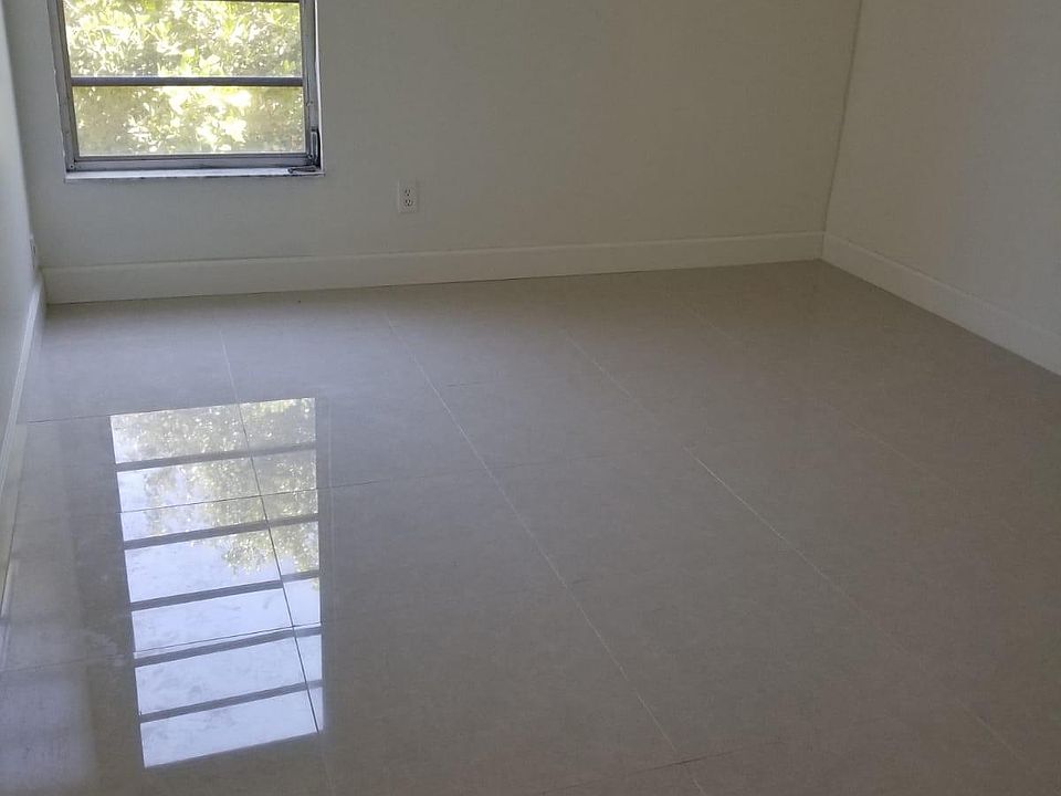 1st image of 210 Fontainebleau Blvd