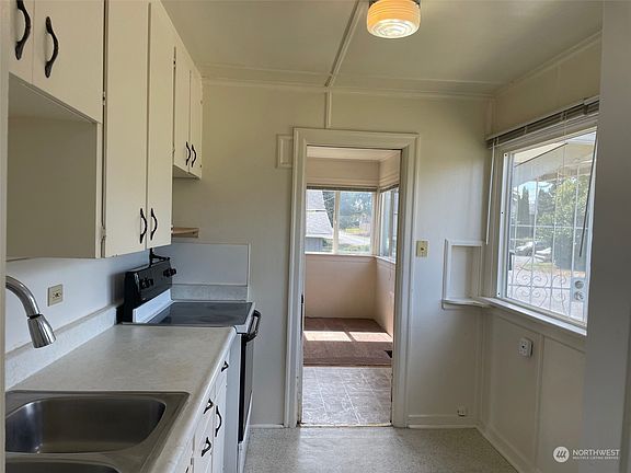 2nd image of 5615 S Fawcett Avenue