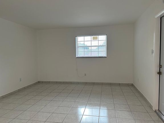 5th image of 18811 Belview Dr