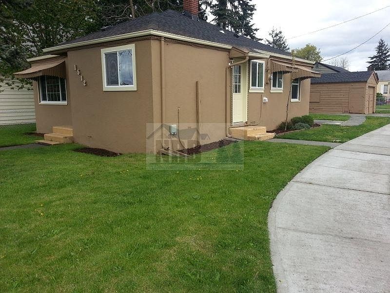 1st image of 1512 A St SE