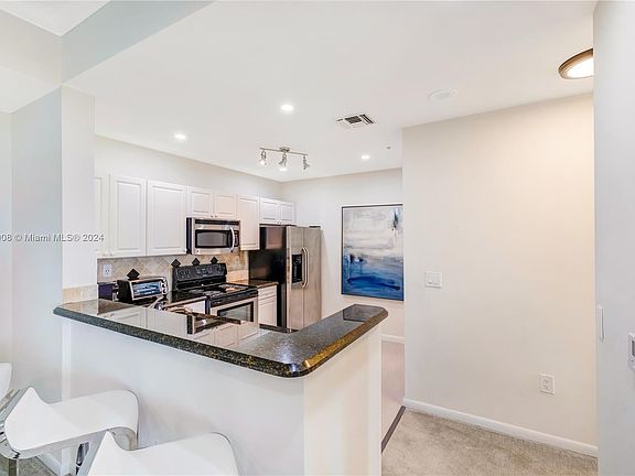 4th image of 520 SE 5th Ave APT 1706