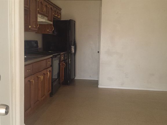 3rd image of 2441 E Pueblo Ave