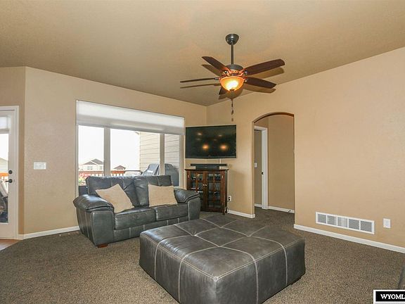 5th image of 1021 River Heights Dr
