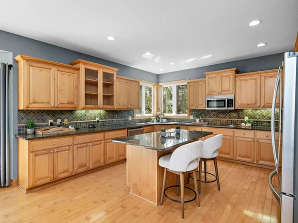 8197 Drexel Ct, Eden Prairie, MN 55347