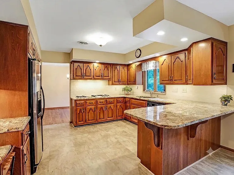 1701 Breezy Acres Rd — Photo 3