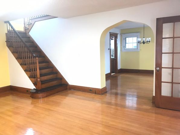 136 Capen Blvd