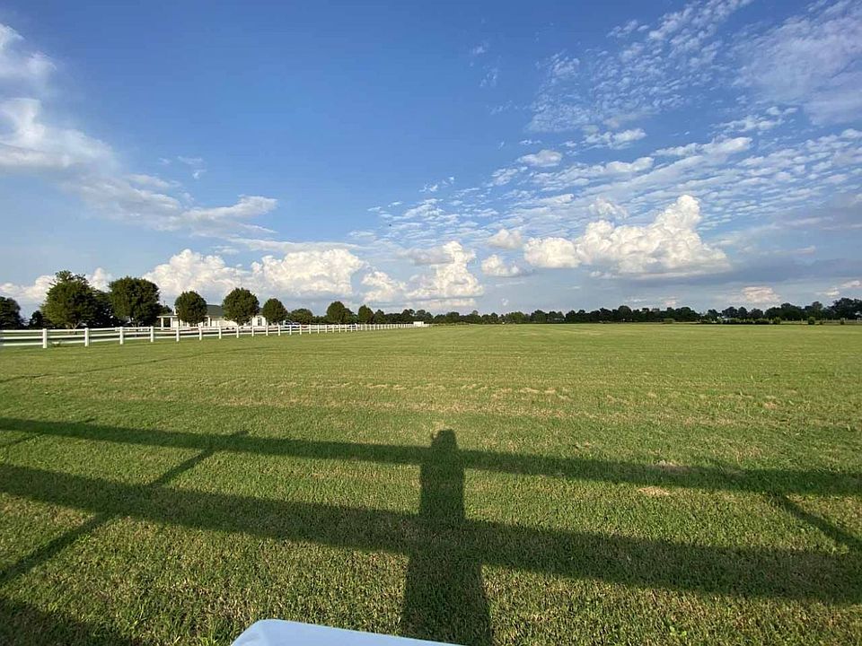 2nd image of 615 Co Rd