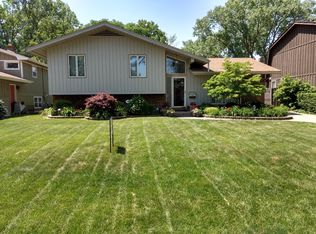 9304 Chestnut Ln, Munster, IN