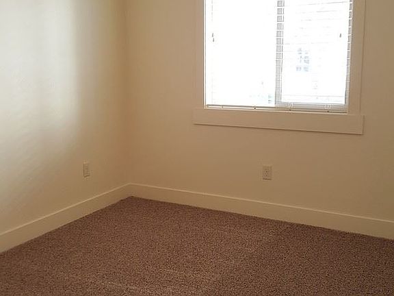 5th image of 888 Everett Pl APT 1