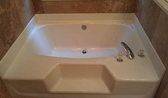 Master Bathroom - Tub