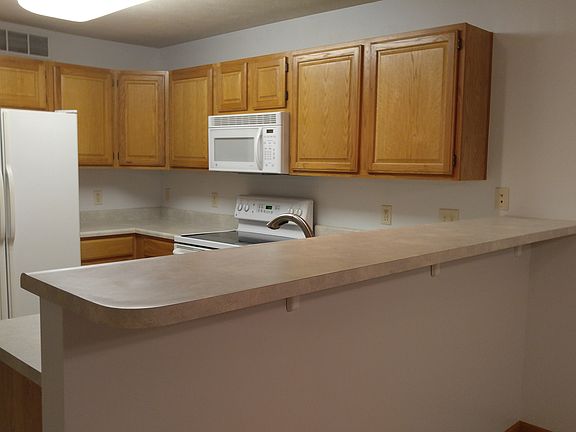 5th image of 1645 Sawyer St