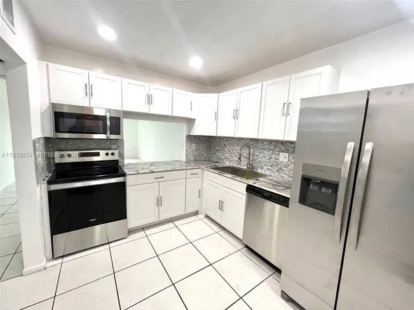 18900 NE 3rd Ct APT 531, Miami, FL 33179