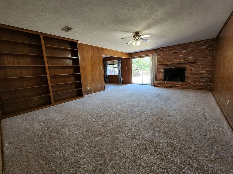 2604 Buckingham Dr — Photo 8