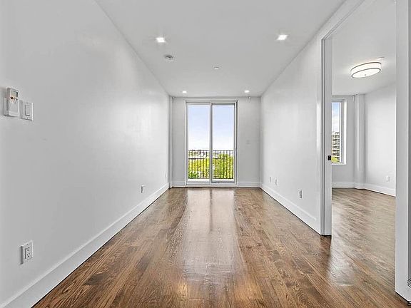3rd image of 495 Saint Johns Pl #2R