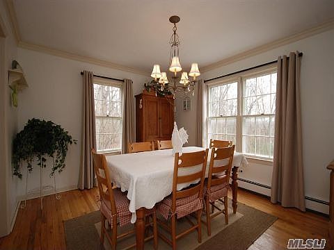 3rd image of 20 Robert Townsend Ln
