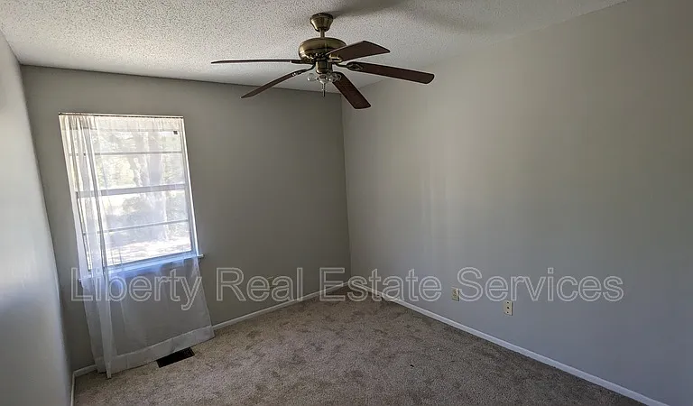901 Olmstead Dr #16B — Photo 4