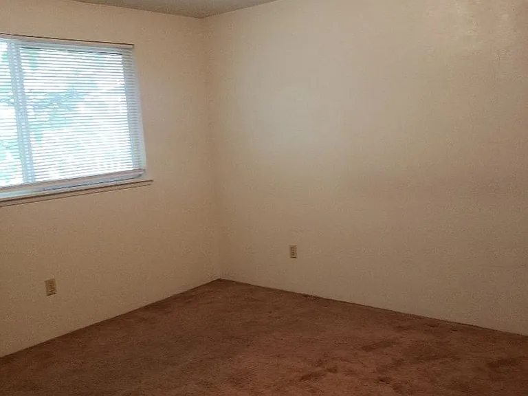 330 Independence Cir — Photo 5