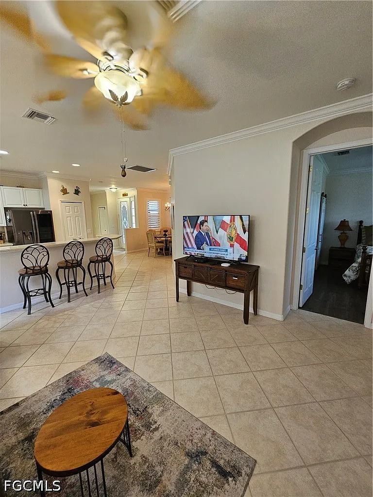 2 bed, 2.0 bath, 1466 sqft, $6,500 — Photo 3