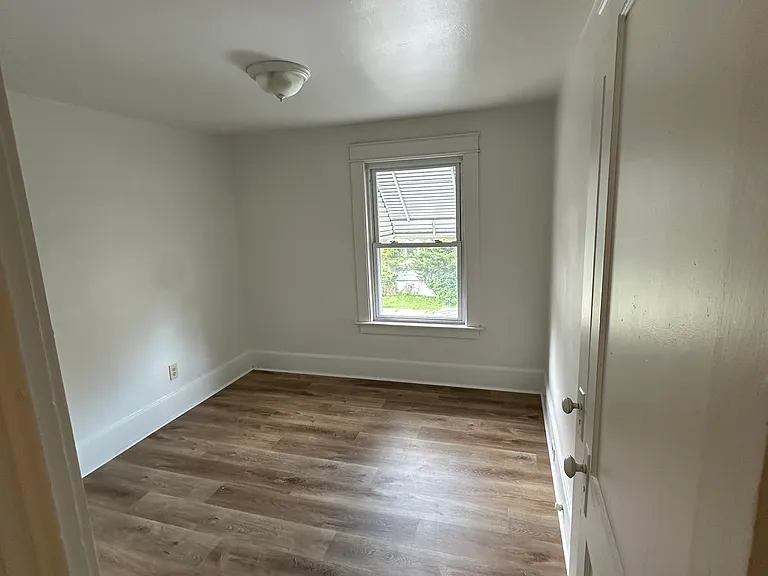 2627 Van Buren Ave — Photo 7