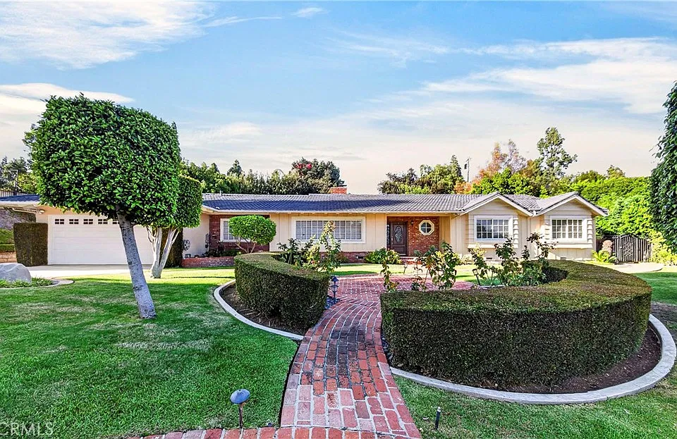 623 Santa Barbara Ave
