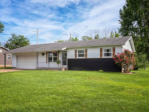 2nd image of 2207 Michelle Dr