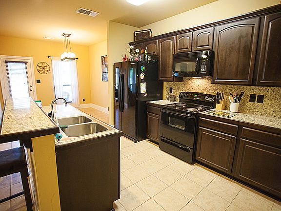 4th image of 39449 Brighton Park Dr