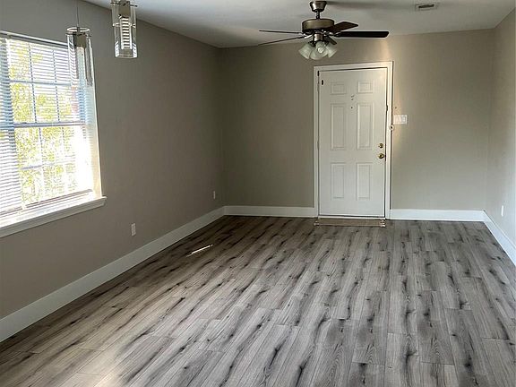 4th image of 511 Commerce St