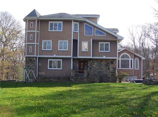 4 Trolley Ln, Westerly, RI 02891