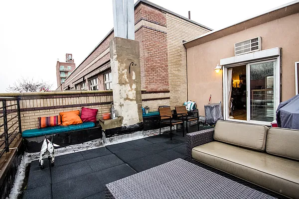 Rented by Twyford Real Estate | media 20