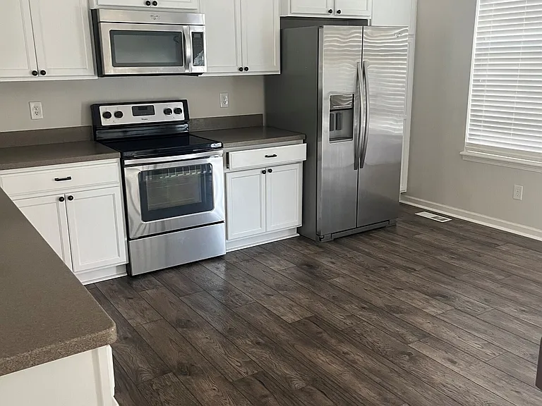 12721 Tamworth Dr — Photo 4