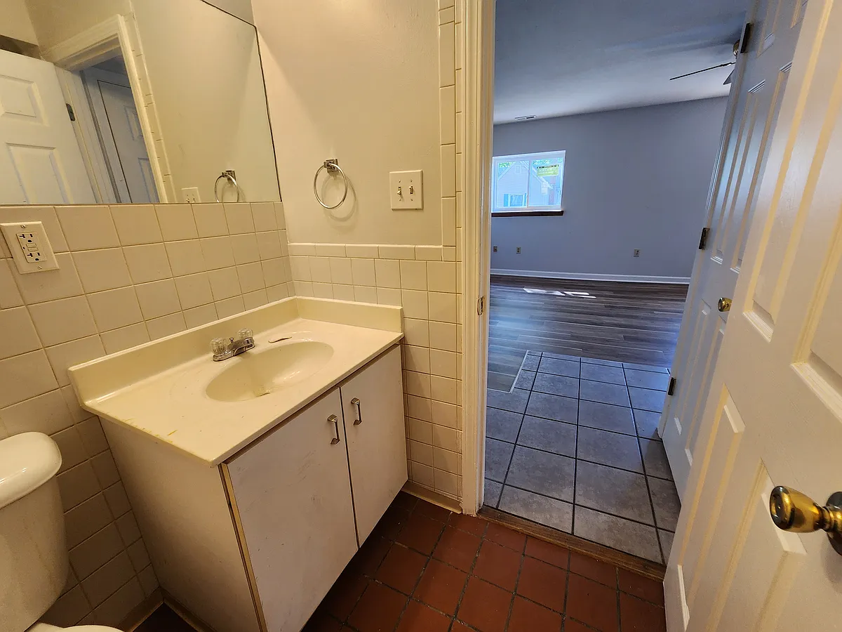 Building Photo - 2744 Dalton Ave #1