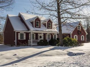 82 Jennifer Dr, Auburn, ME 04210