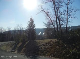 334 Poplar Ct, Tannersville, PA 18372