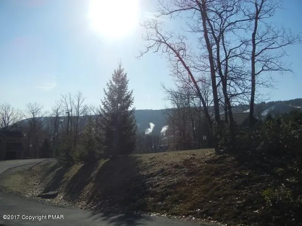 334 Poplar Ct, Tannersville, PA 18372