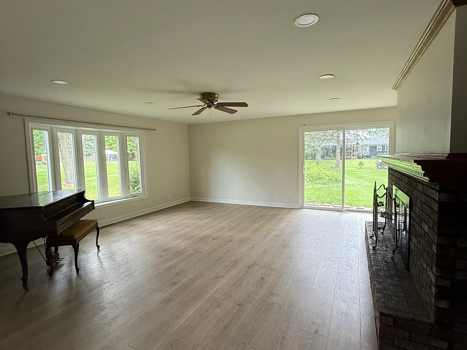 3 bed, 1801 sqft, $2,400 — Photo 3