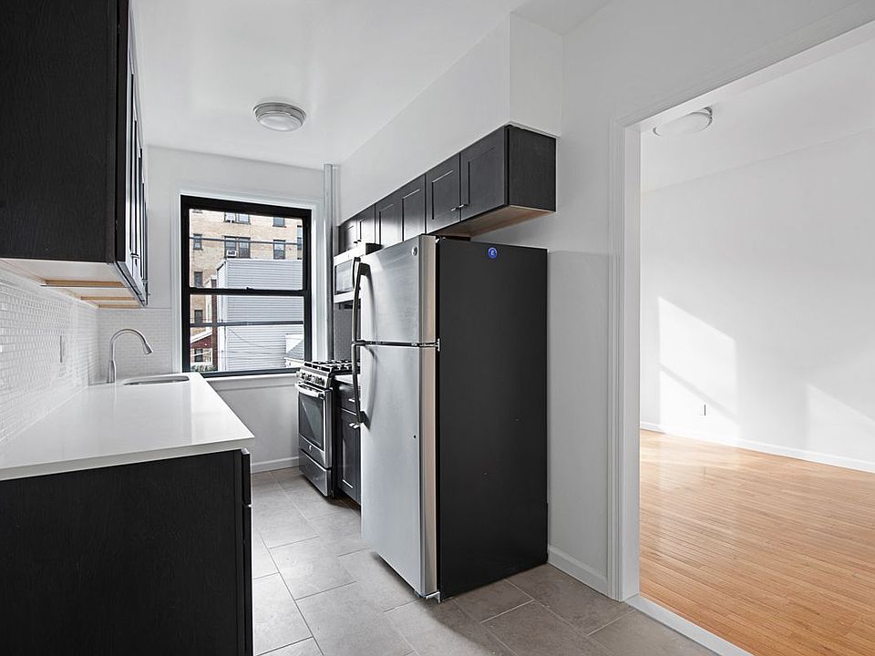 1st image of 2908 31st Ave APT B4