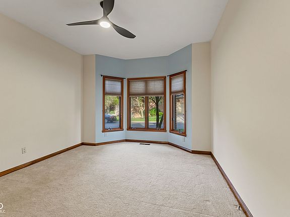 3rd image of 1858 Broadleaf Ct