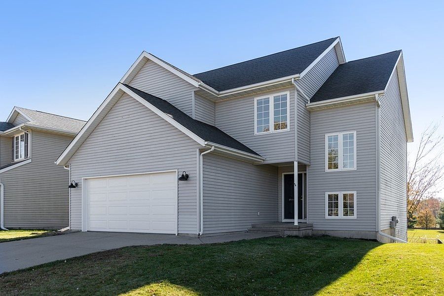 1st image of 1033 Fairview Ln