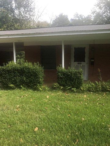 1st image of 206 Lakeshore Dr