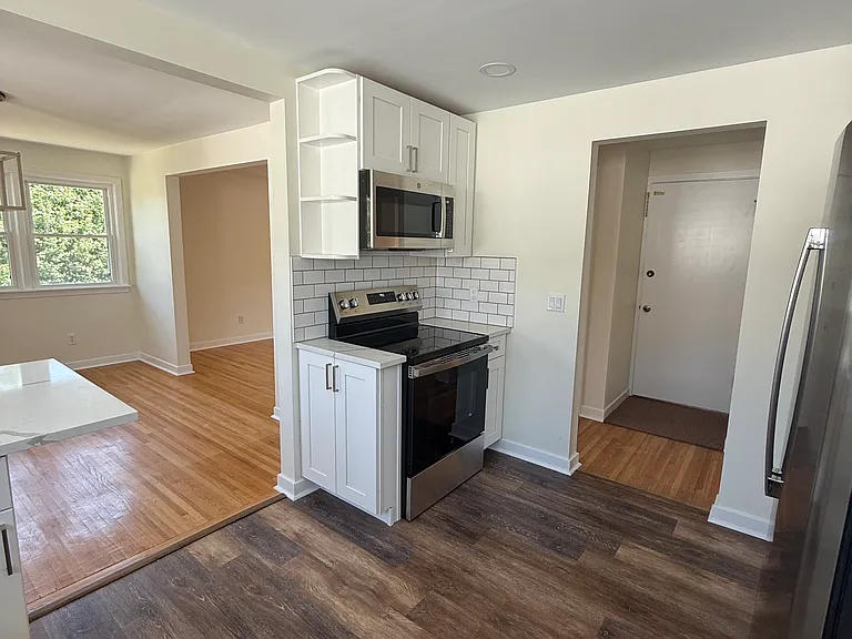 113 Argyle Ave #2 — Photo 2