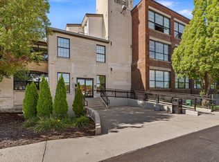 533 Columbia Ave APT 18, Holland, MI 49423