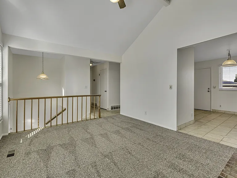 2066 W Quailstone Dr — Photo 10