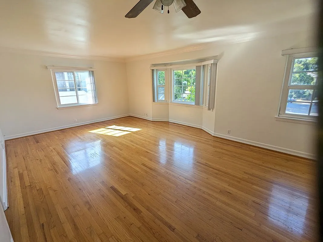 1 bed, 1.0 bath, 700 sqft, $2,150 — Photo 4